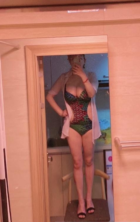 白皙巨乳柳岩