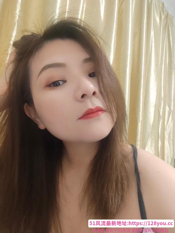 雨花贾西大胸美女