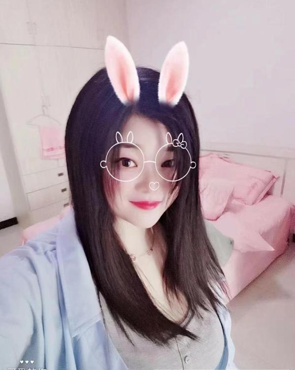 光谷青年城小姐姐