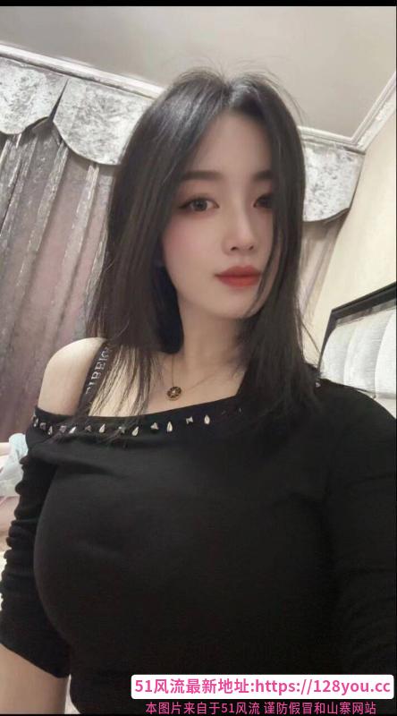 丰满高挑小少妇