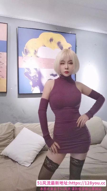 风骚型短发妹子