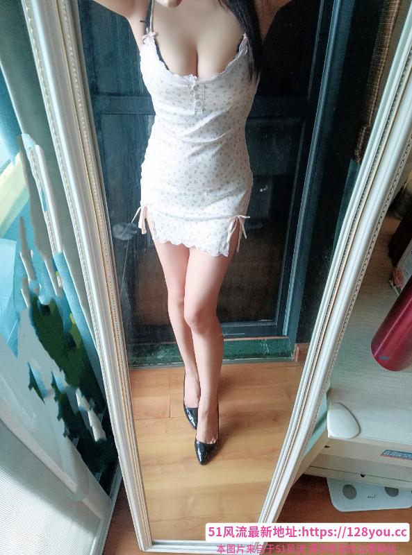 巨乳风骚少妇