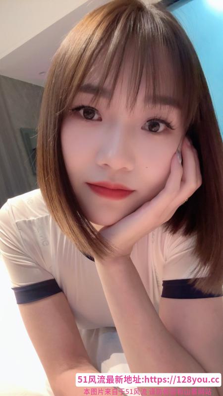 风骚型短发御姐