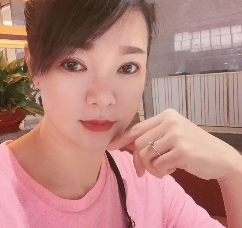 体验长腿熟女优雅