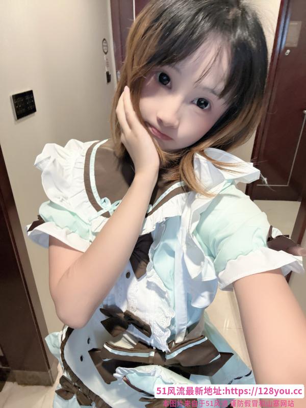 菲比cos乖巧萝莉