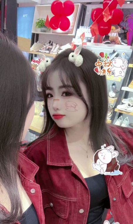 鞋店兼职小姐姐