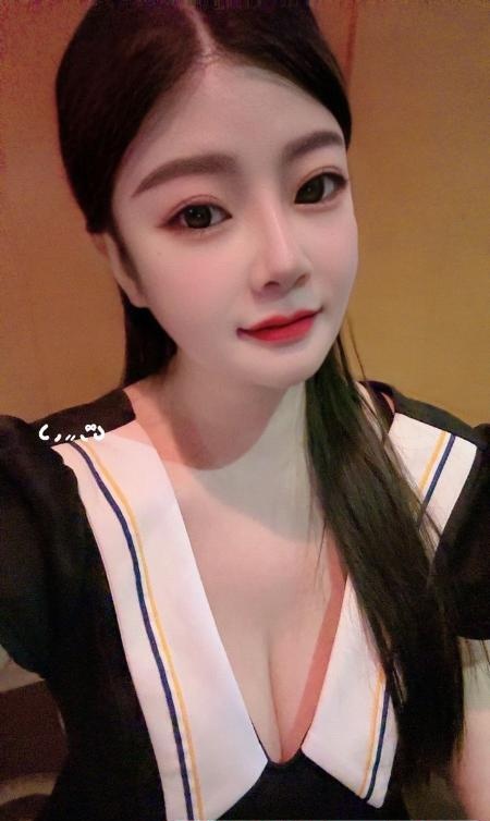 夫子庙大奶妹子