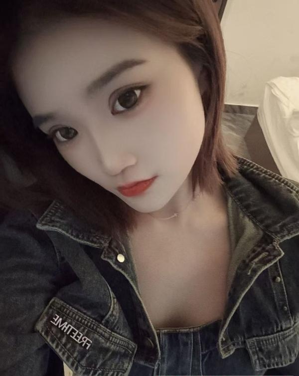 天河大胸妹子