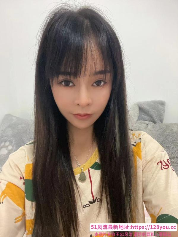 小个子大胸妹子