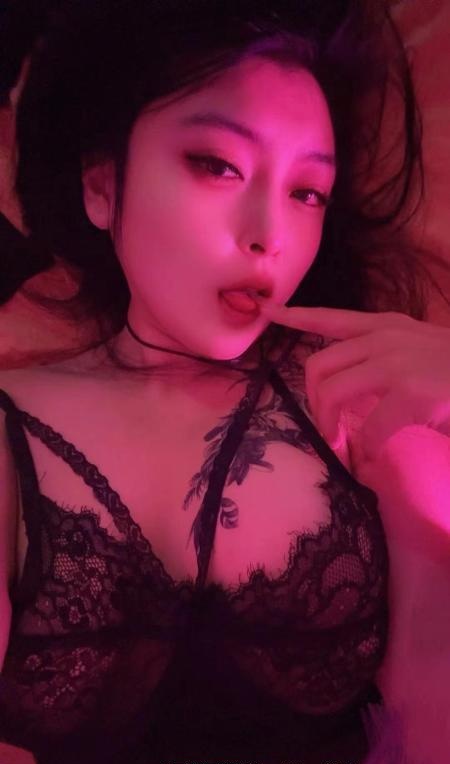 杭州大胸月亮