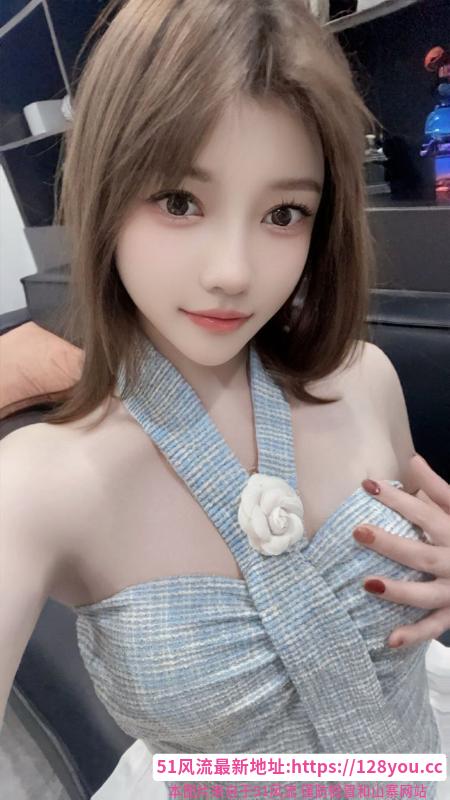 清纯女友翘臀老师