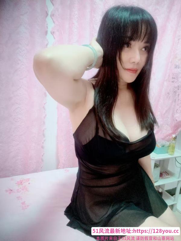 梅花园大奶熟女