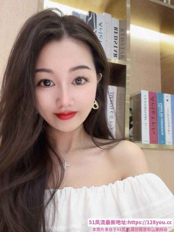禅城蜜桃臀美琪