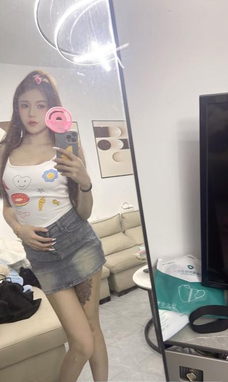 性感纹身御姐