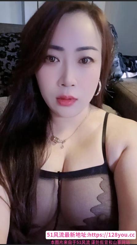 西青E奶大胸妹