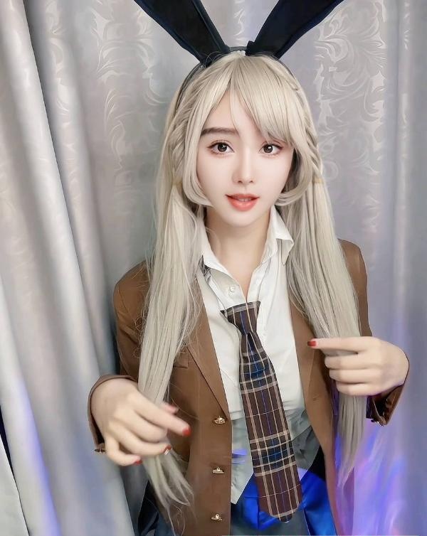 南山cos小姐姐