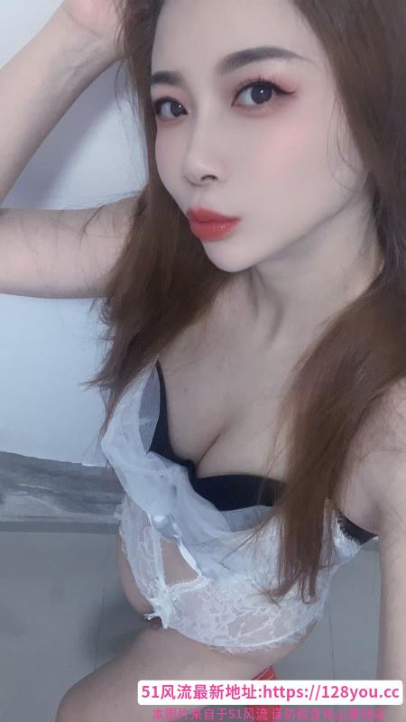 黄埔翘腚优优