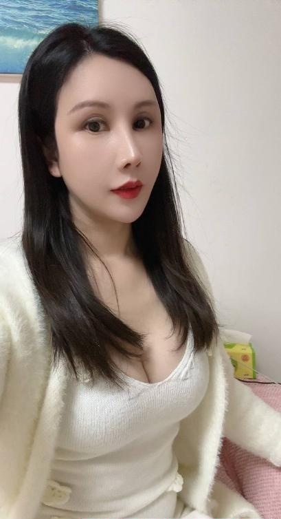 苗条美臀少妇