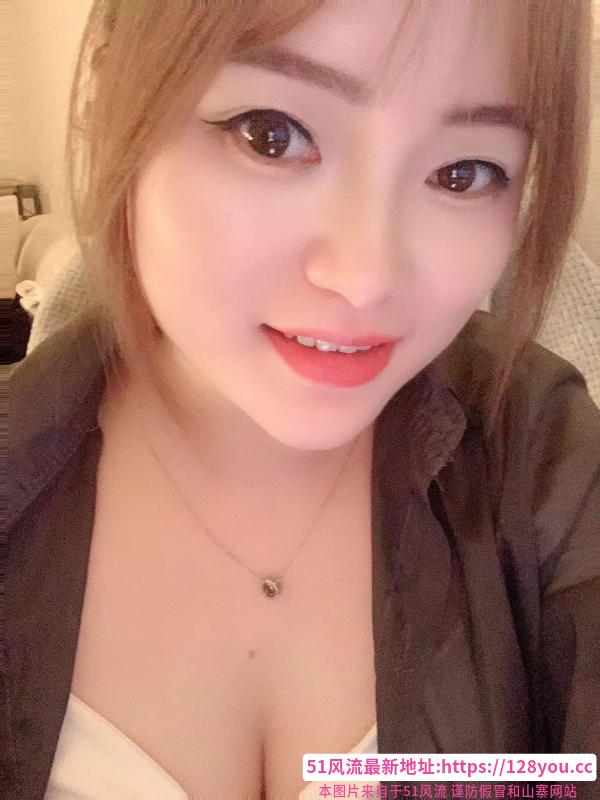 蜀山会深喉的大白兔