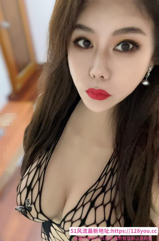 广州大肉弹翘臀妹子
