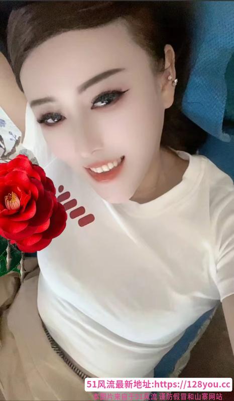 纹身美熟女