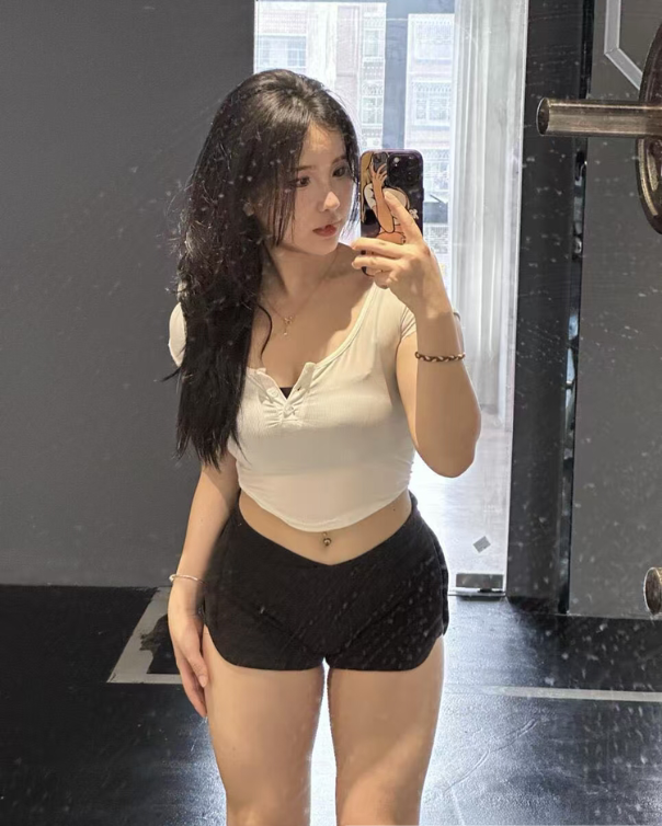 南山巨乳露西
