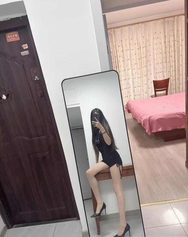 三山街长腿苗苗