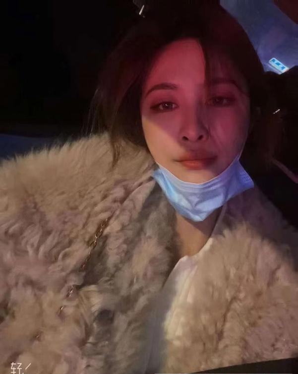 颜值高左小右