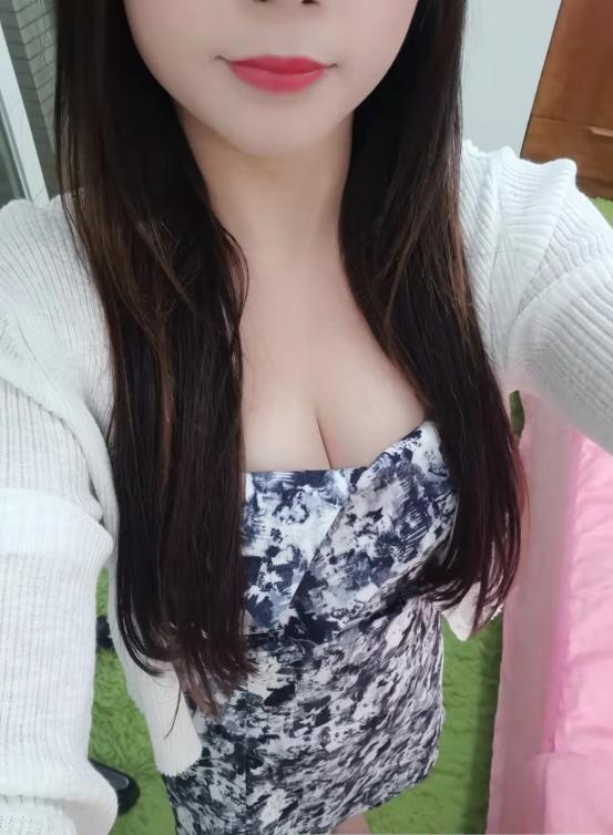 西区服务型美女