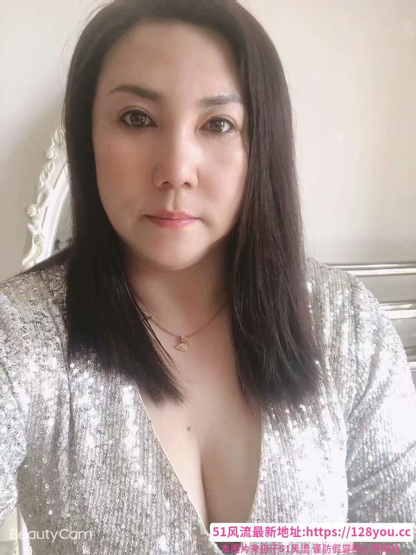 巨乳肥臀熟女姐姐