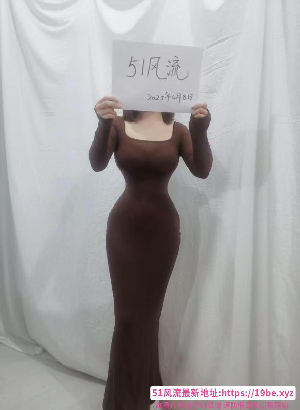轻熟蜜桃臀米苏